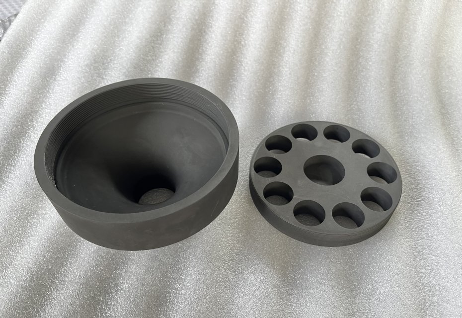  Find similar icon Customized gold-melting graphite crucible, high temperature resistance and anti-oxidation