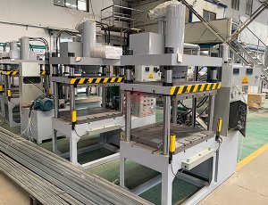 Máquina de prensado en caliente de bandejas de pulpa