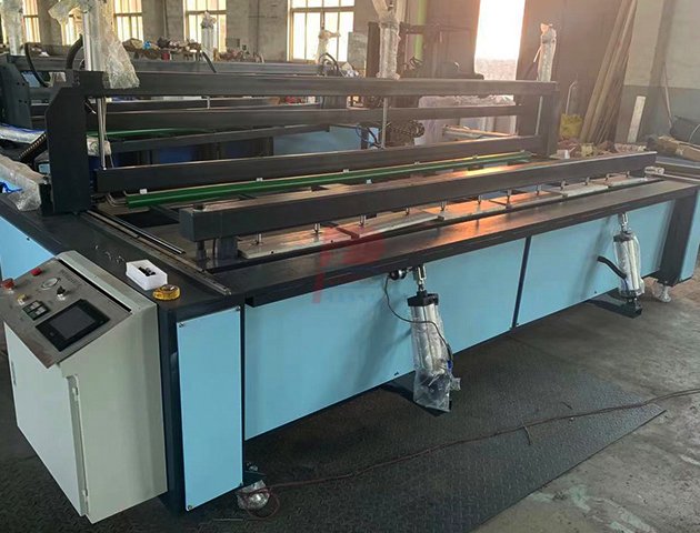 Dobladora de láminas de plástico PLC - 8