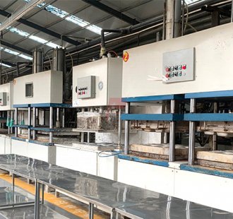 Máquina para fabricar vajillas desechables