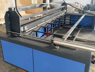 Dobladora de láminas de plástico PLC - 8