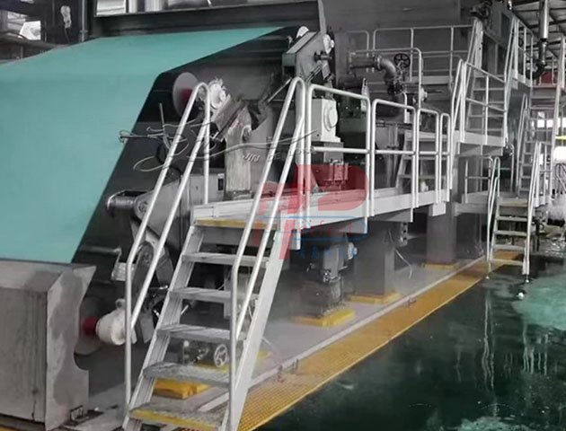 Máquina para fabricar papel higiénico de alta velocidad con forma de media luna 2850 - 8