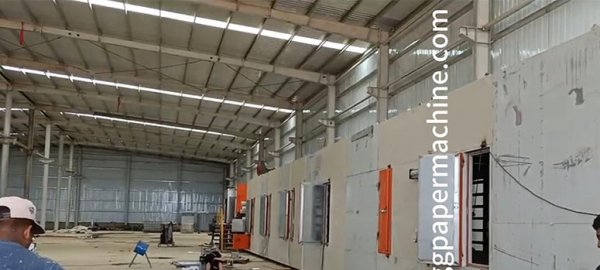 Línea automática de producción de bandejas para huevos de 7000 piezas por hora con horno secador metálico en Venezuela